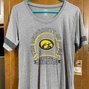 Women’s M 8-10 Iowa Hawkeyes Gray Short Sleeve Shirt